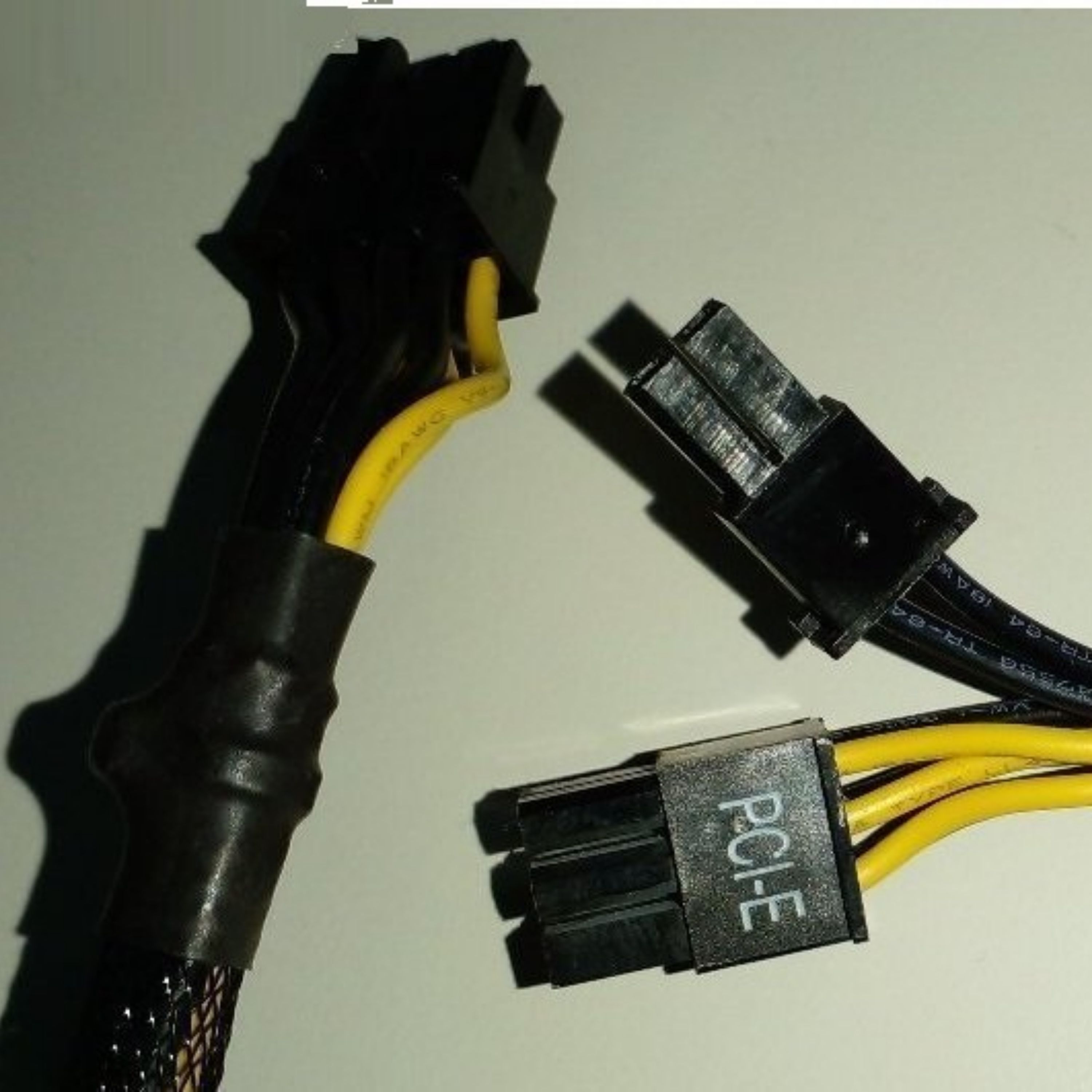 کابل برق گرافیک برق 8 پین به 6و2 پین 