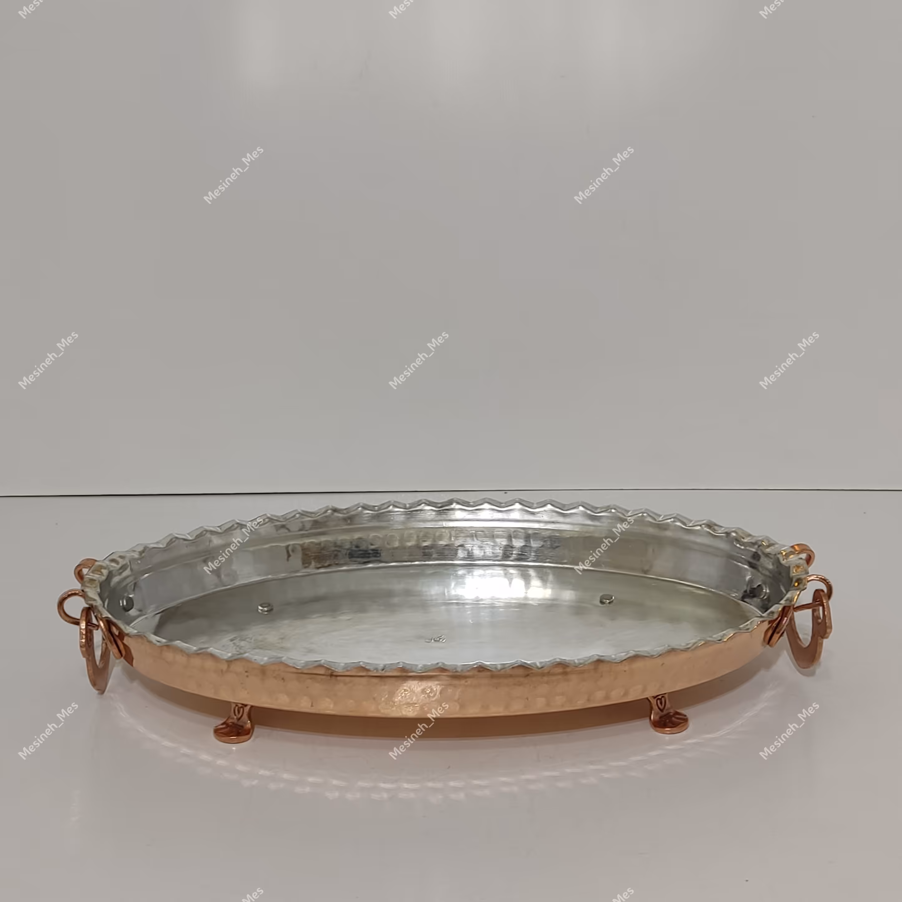 مرغ خوری بیضی مسی دسته پایه دار سایزسه ( قطر 44 ) داخل چکشی  زنجان