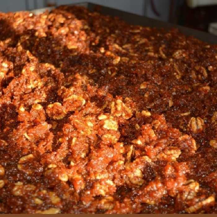 حلوای هویج ویژه بهار پخته شده با شیره انگور  نیم کیلویی همراه با ارسال رایگان