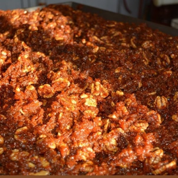 حلوای هویج ویژه بهار پخته شده با شیره انگور  نیم کیلویی همراه با ارسال رایگان