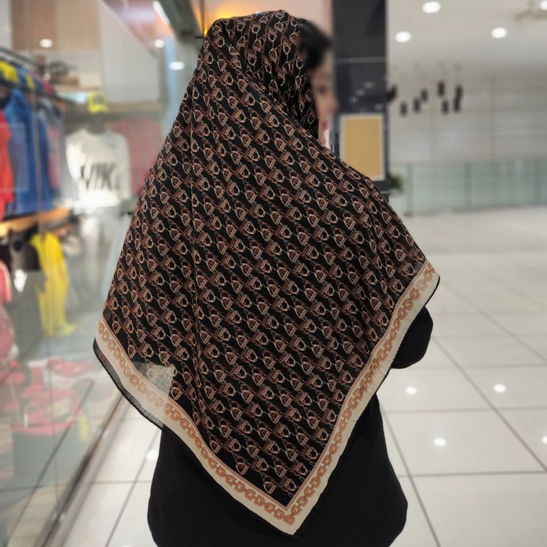 روسری سوپرنخ گارزا قواره 135 دور دست دوز ارسال رایگان رنگ مشکی
