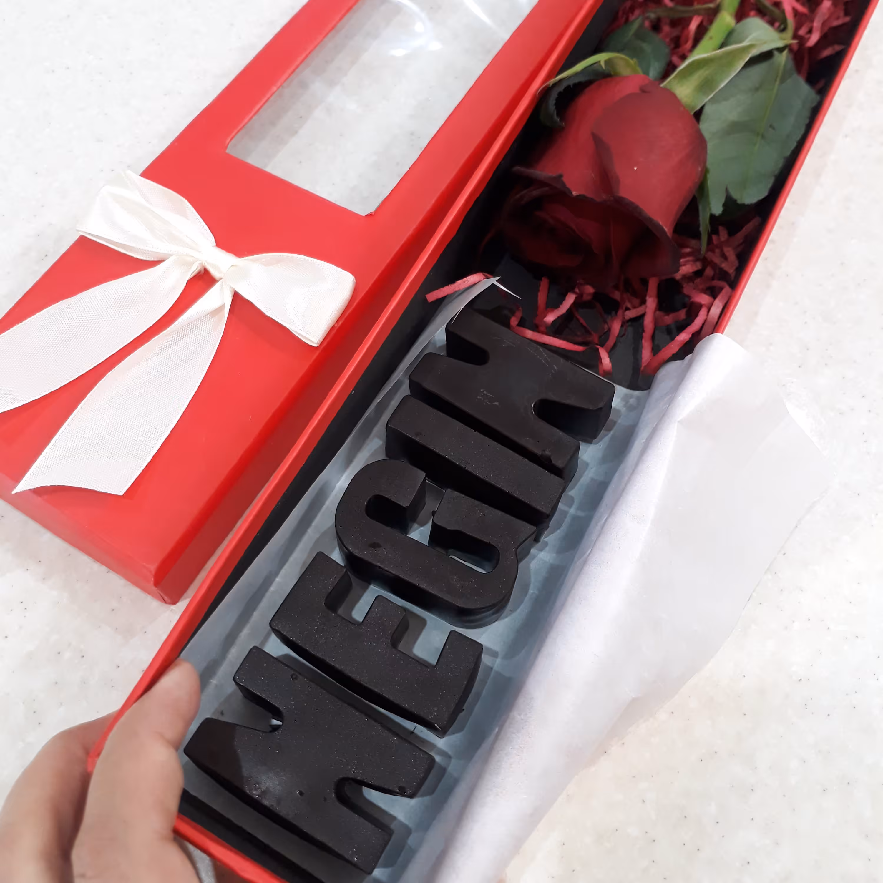 شکلات خوشمزه با طعم اسم عزیزانتون