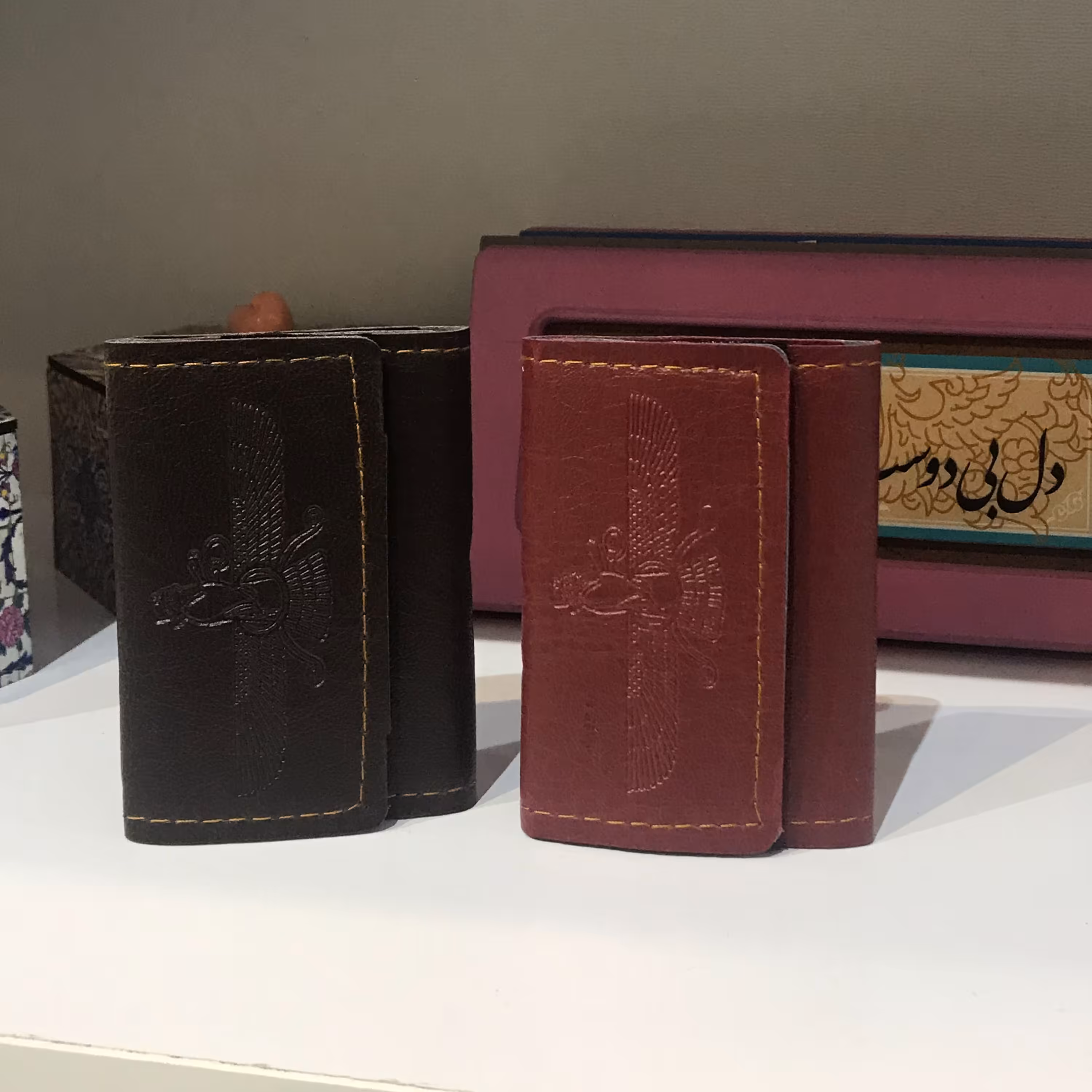 جاکارتی چرمی 