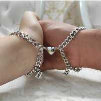 ست دستبند دوستی قلبی با حروف اول اسم