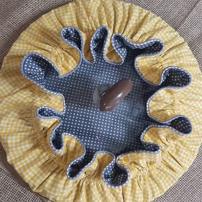 دم کنی فری سایز جنس کتان نخ مناسب دو درب قابلمه لبه کار مغزی دوزی شده و از هر دو طرف میشه استفاده کرد