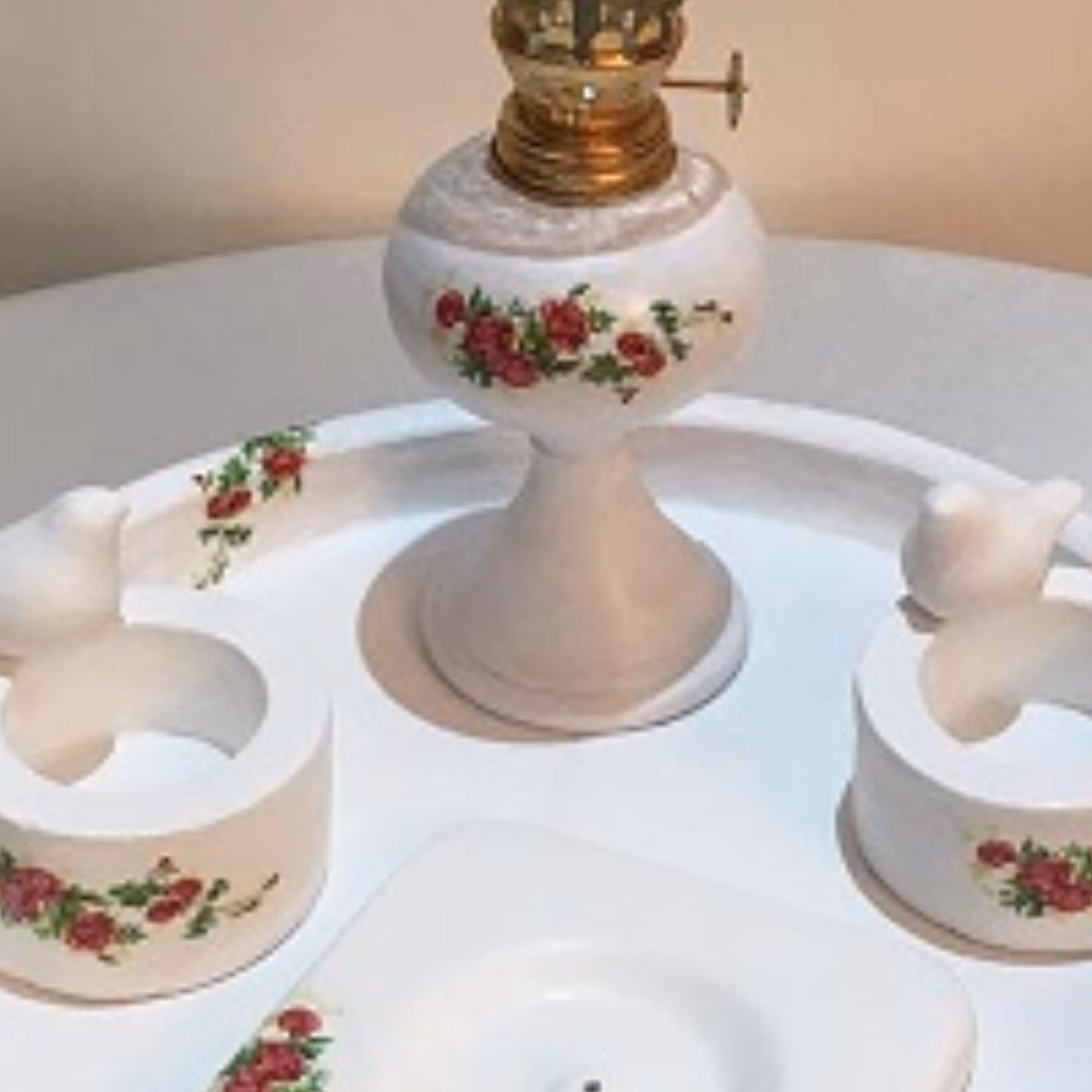 ست جاشمعی2عدد-1عددچراغ- سینی-5 تیکه-طرح گلسرخ-1 عددجاعودی