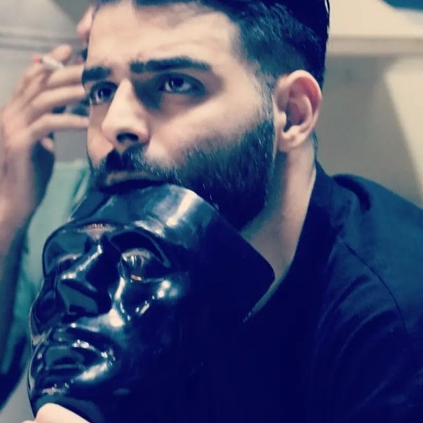 نقاب بازی مافیا 12 عددی به همراه یک بسته کارت بازی مافیا و جعبه دسته دار قابل حمل