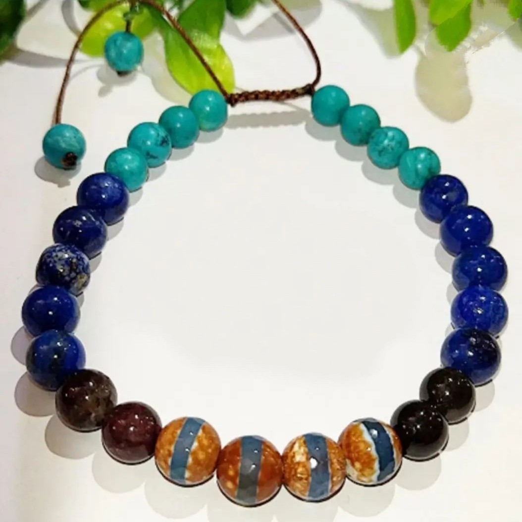 دستبند دخترانه و زنانه  دارای  سنگ های عقیق و فیروزه مصری و گارنت سرخ و لاجورد 