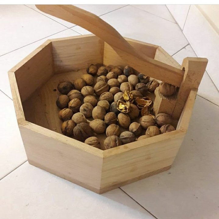 گردو شکن چوبی