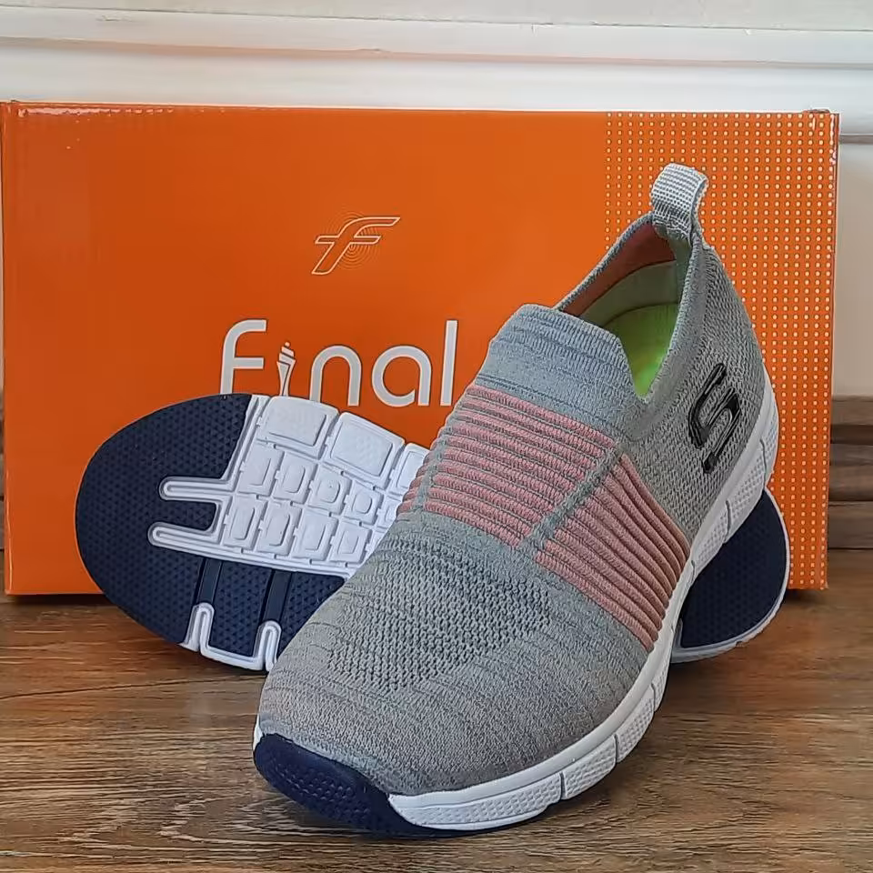 کفش اسکیچرز