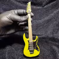 گیتار الکتریک رومیزی  مدل Ibanez RG 550 زرد فلورسنت
