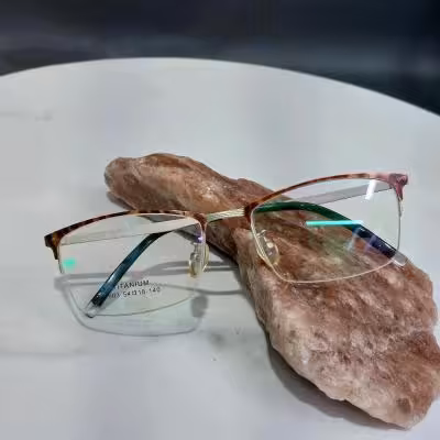 عینک فریم طبی تیتانیوم مردانه زنانه رنگ ثابت مدل مستطیلی گریف نخ عینک