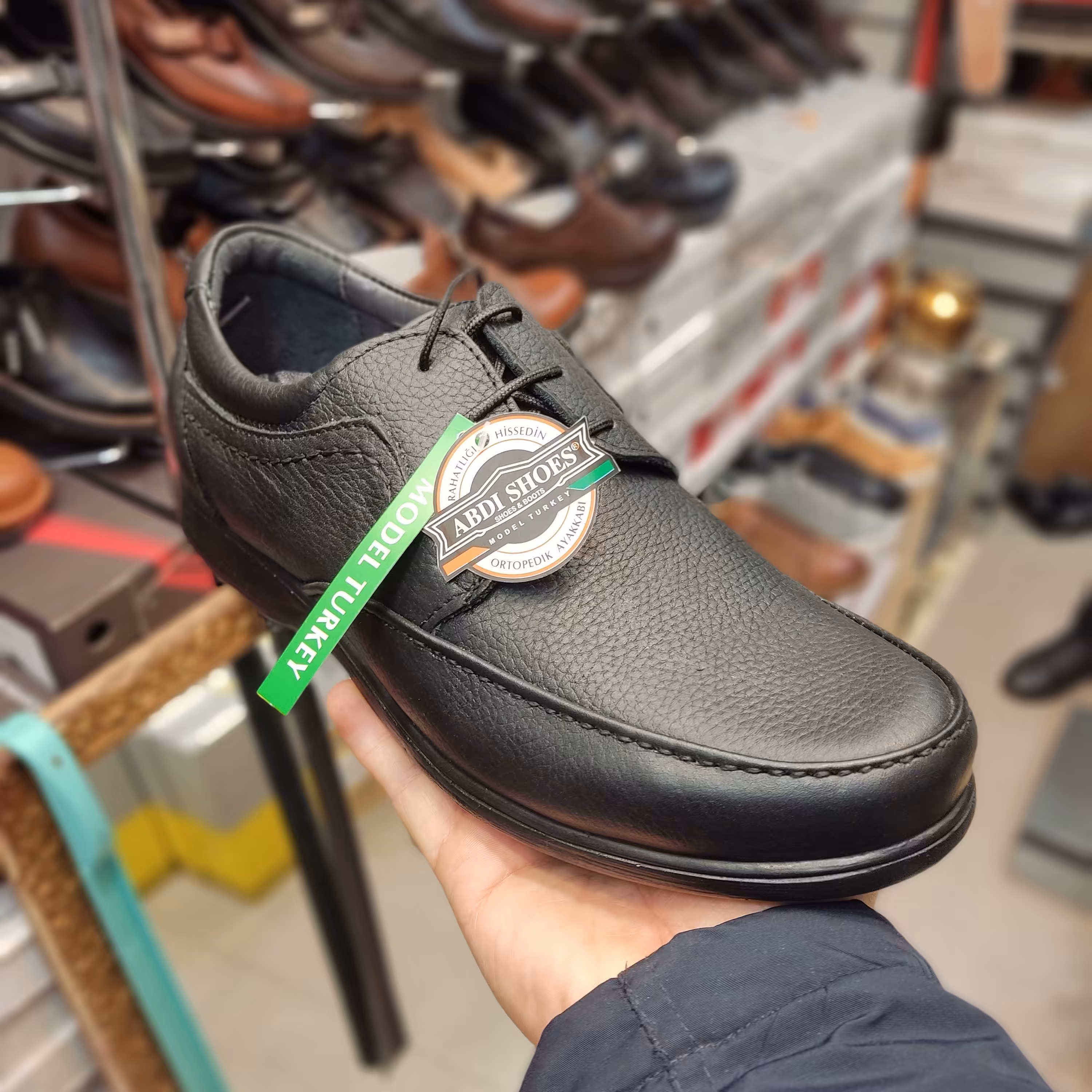 کفش طبی تمام چرم با زیره پیو و سایزبندی  و رنگ‌بندی متنوع