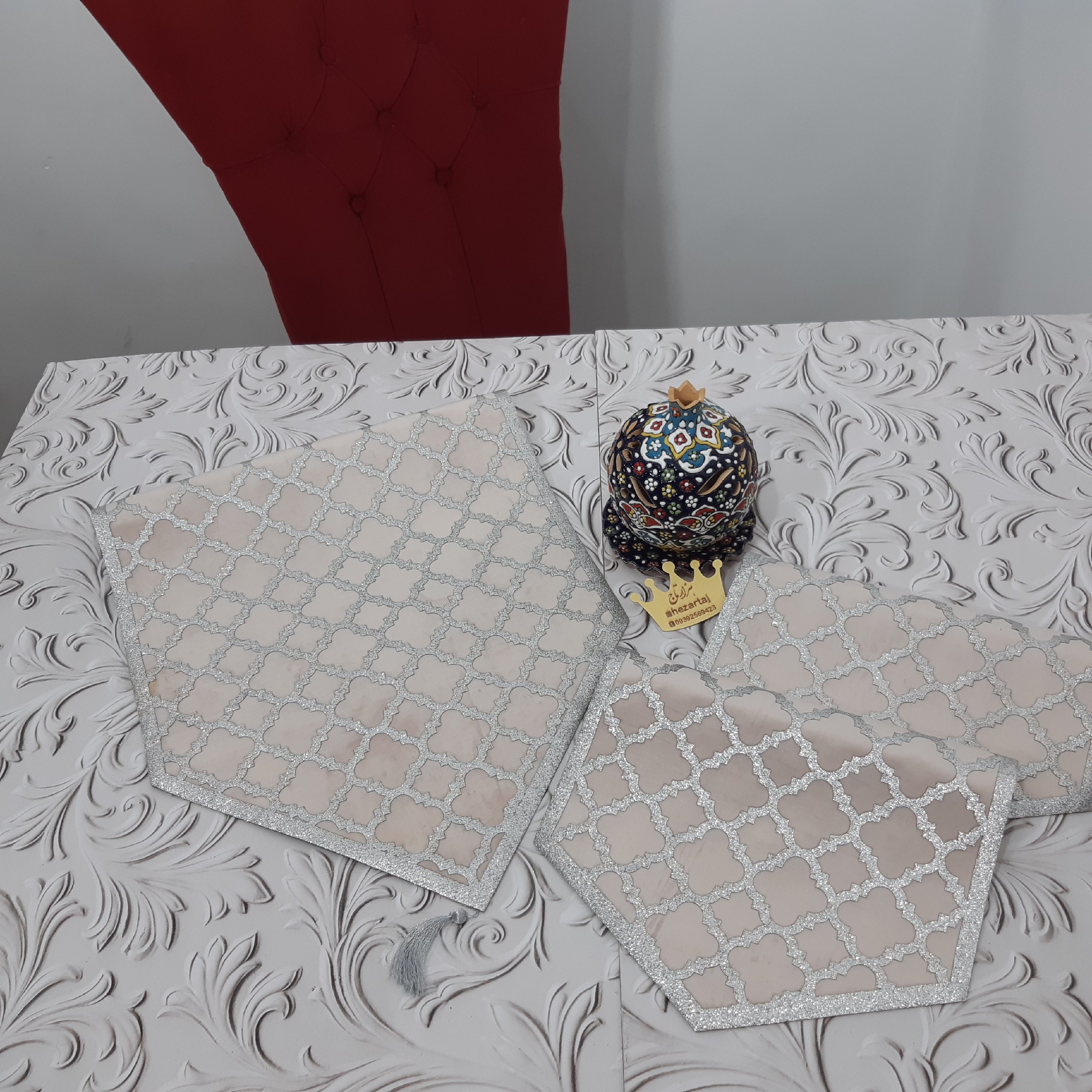 رومیزی و دوتا عسلی