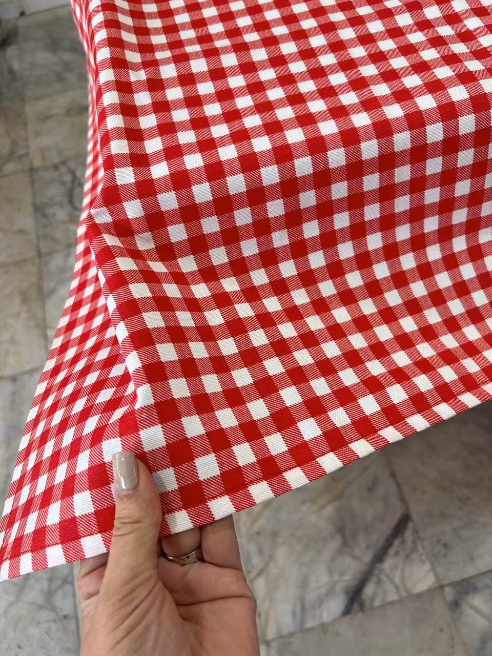 رومیزی داک- چهارخانه قرمز ریز