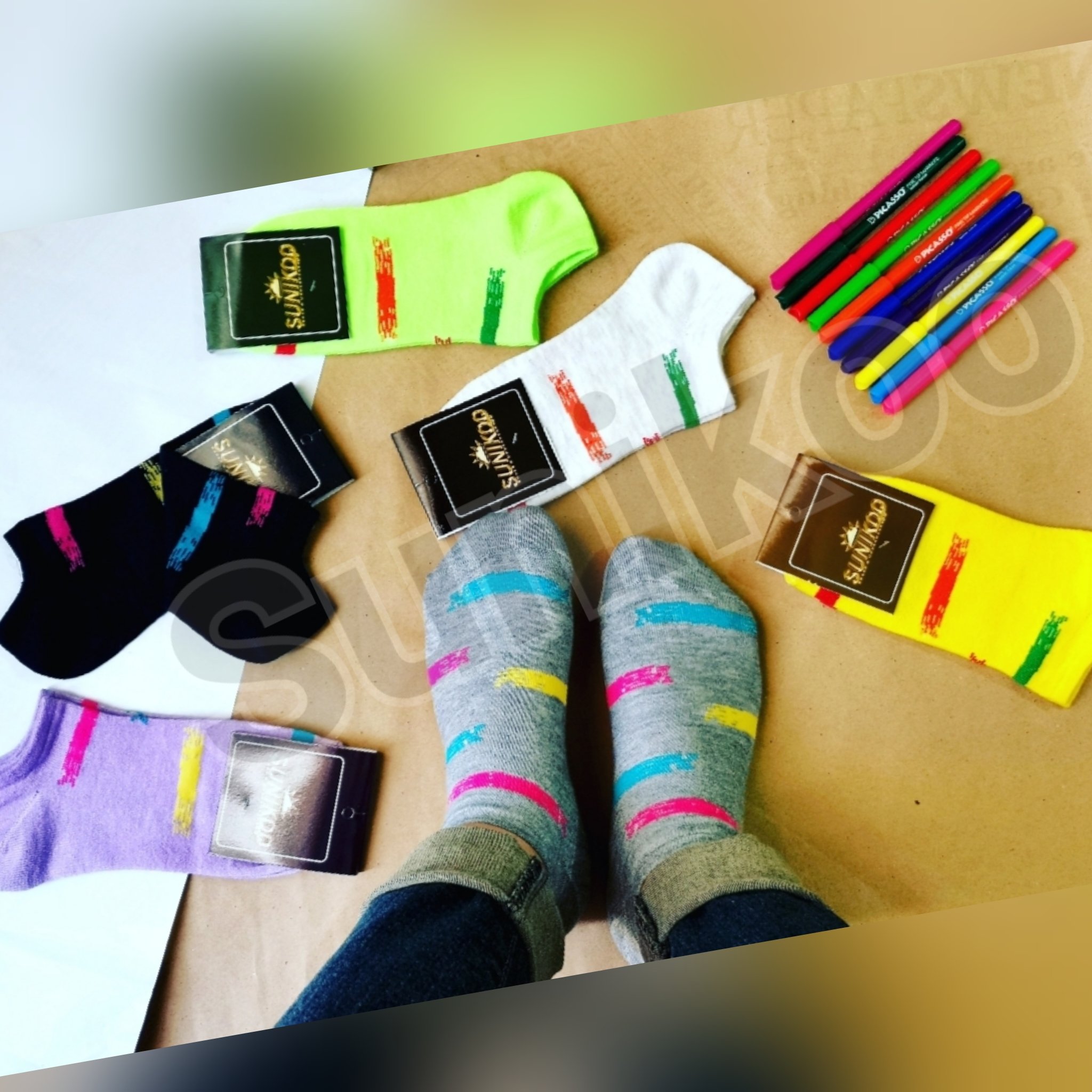 جوراب مچی طرح رنگ