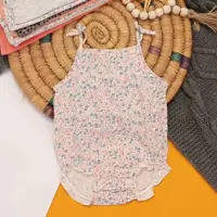 بادی نوزادی بندی طرح گلدار برند اچ اند ام جنس نخ پنبه 