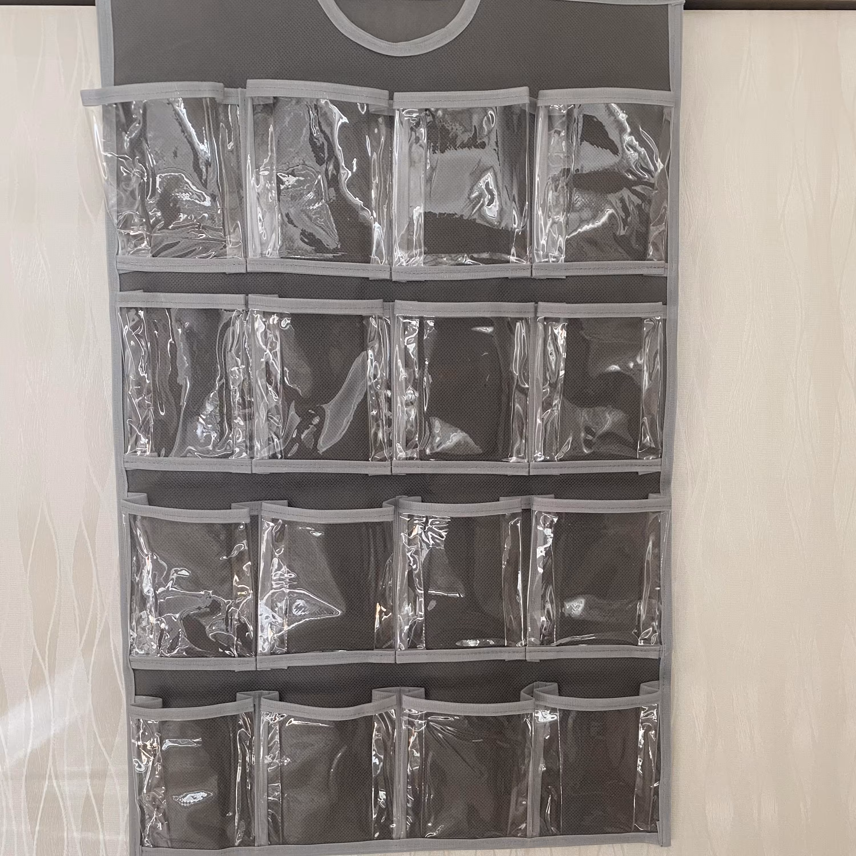 جا جورابی آویزی جلو طلق