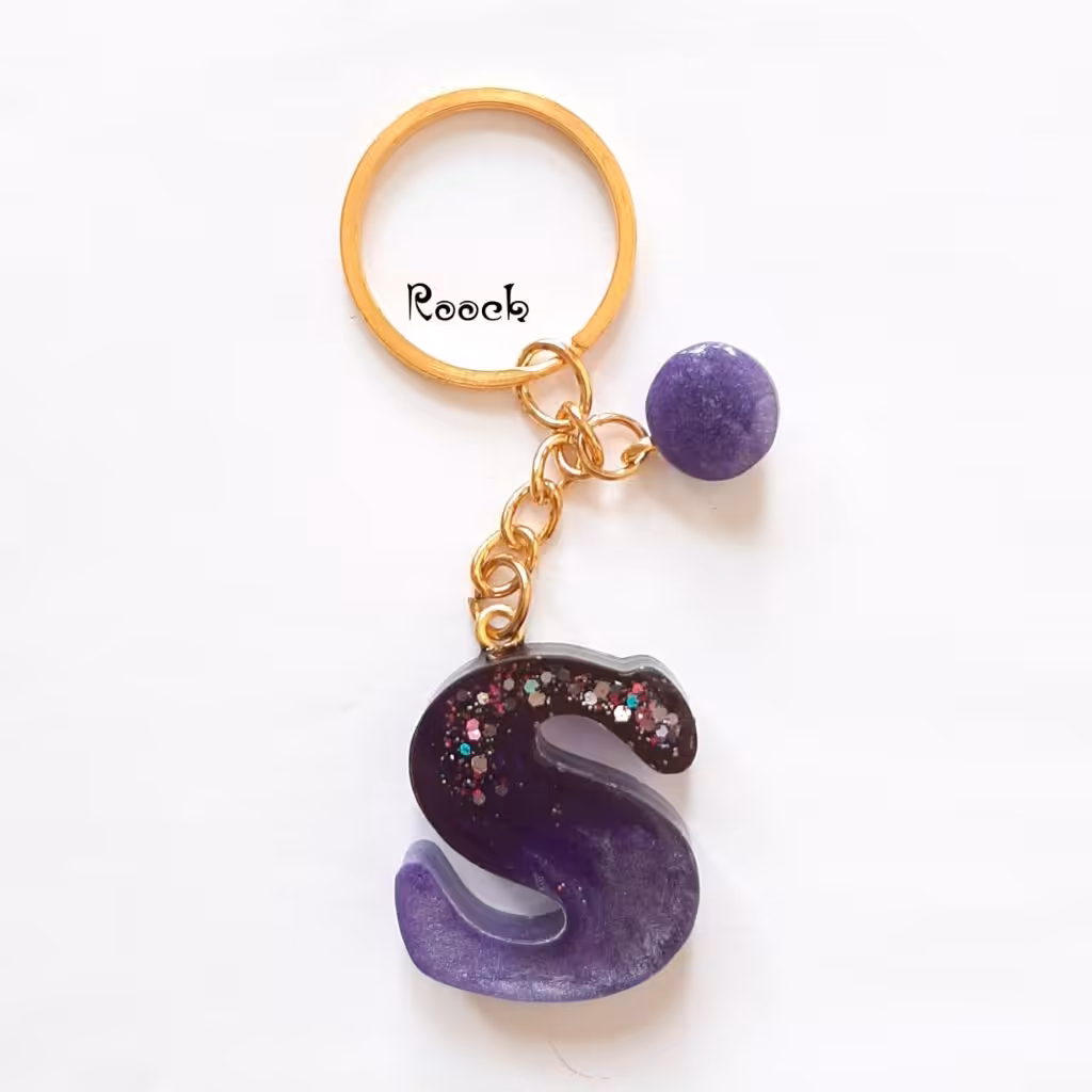 جاسوییچی ، جاکلیدی رزینی حروف انگلیسی   قابل سفارش در رنگ و طرح دلخواه سایز 4 سانت