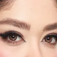 لنز چشم بیوتی سالیانه رنگ قهوه ای شکلاتی دور دار