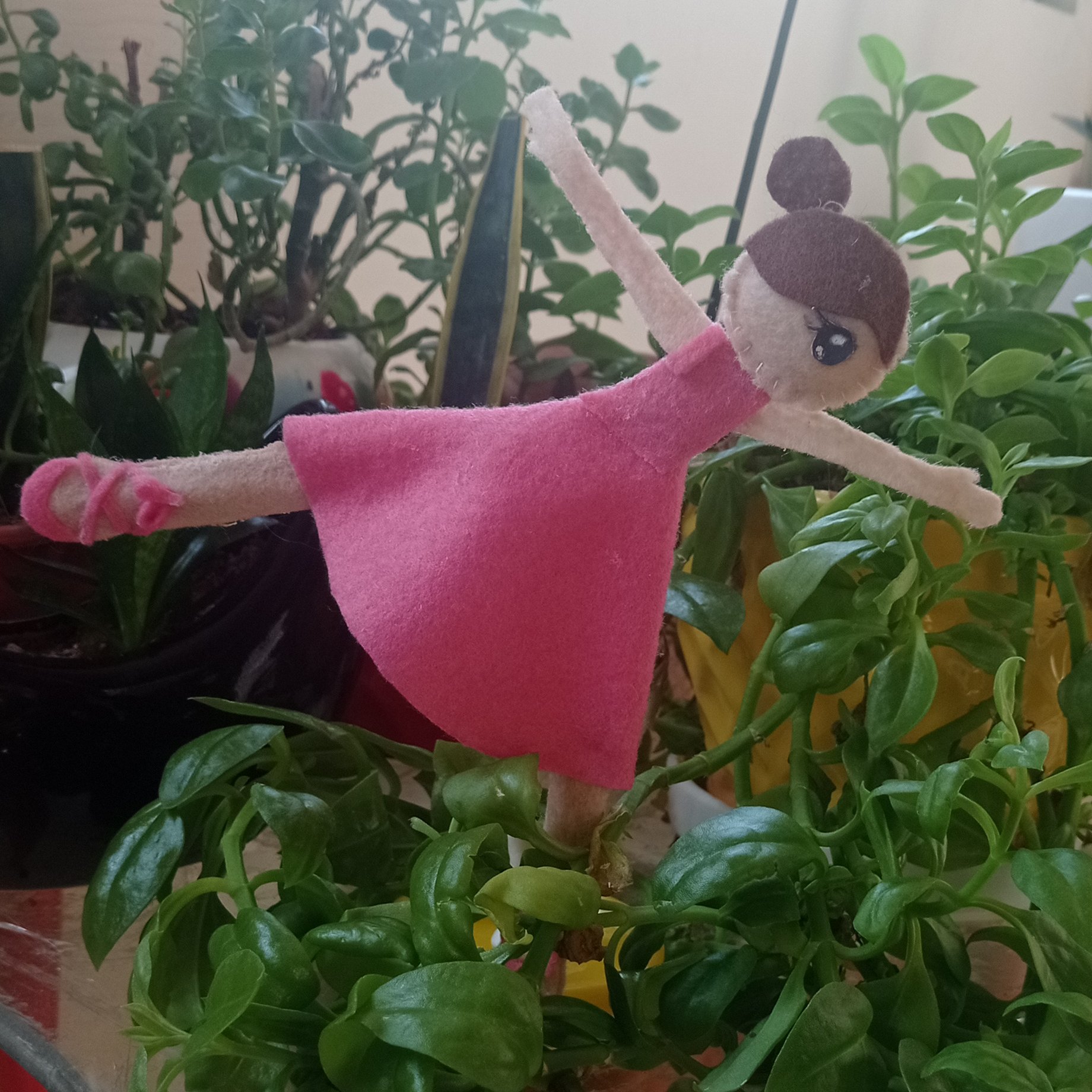 عروسک باله باز وزن 500 گرم رنگ صورتی طول 20 سانتی متر عرض 8 سانتی متر