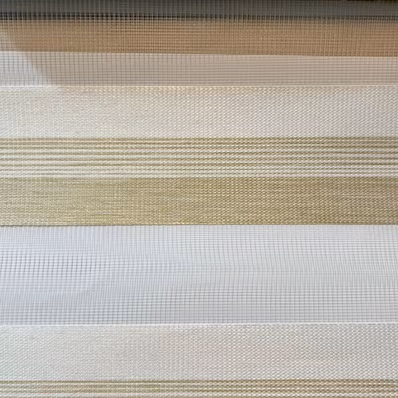 پرده زبرا پلیسه  سایه روشن کرم 