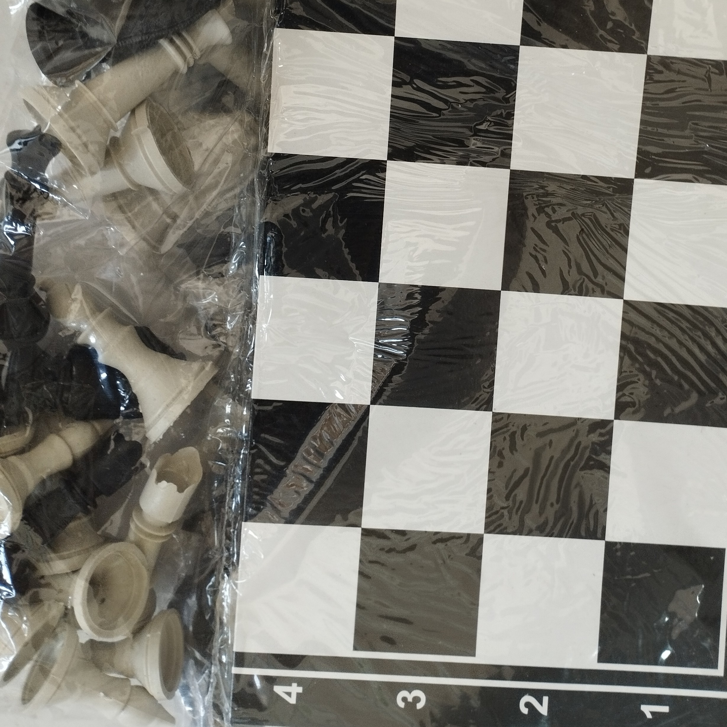 شطرنج کاغذی قابل استفاده برای تمامی سنین و قابل حمل