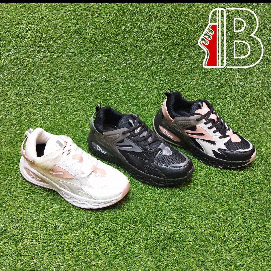 کتونی لژدار زنانه در های مشکی کالباسی.سفید کالباسی.مشکی طوسی