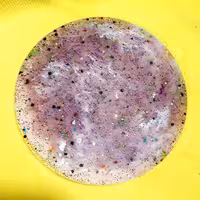 زیرلیوانی رزینی دست ساز اکلیلی صورتی قطر 10سانتیمتر