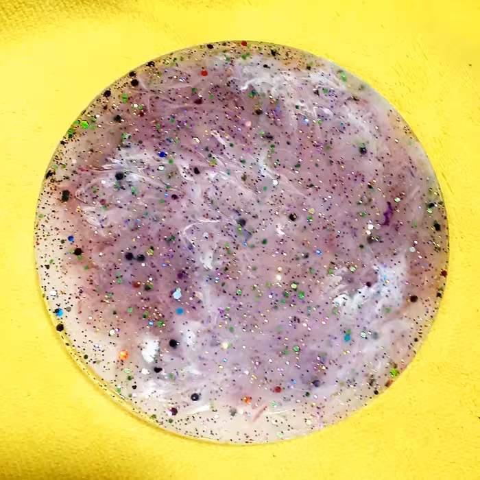 زیرلیوانی رزینی دست ساز اکلیلی صورتی قطر 10سانتیمتر