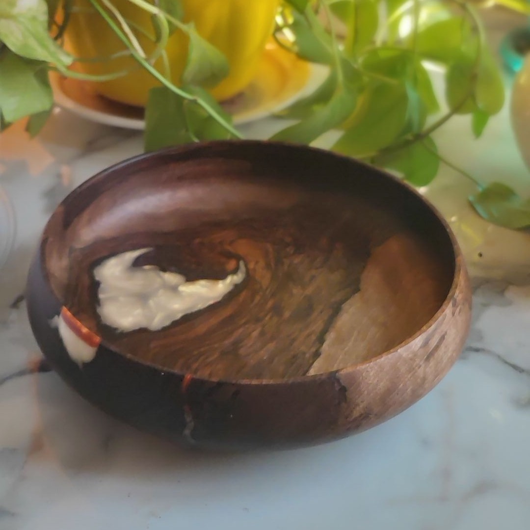 کاسه چوبی خراطی شده تلفیق ریشه گردو و رزین