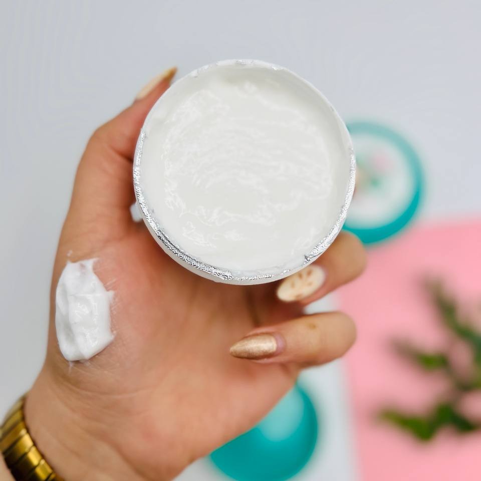 مرطوب کننده دست و صورت آیانا