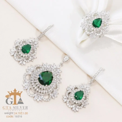 نیم ست نقره زنانه طرح سلطنتی و مجلسی با سنگ سبز کد 16516