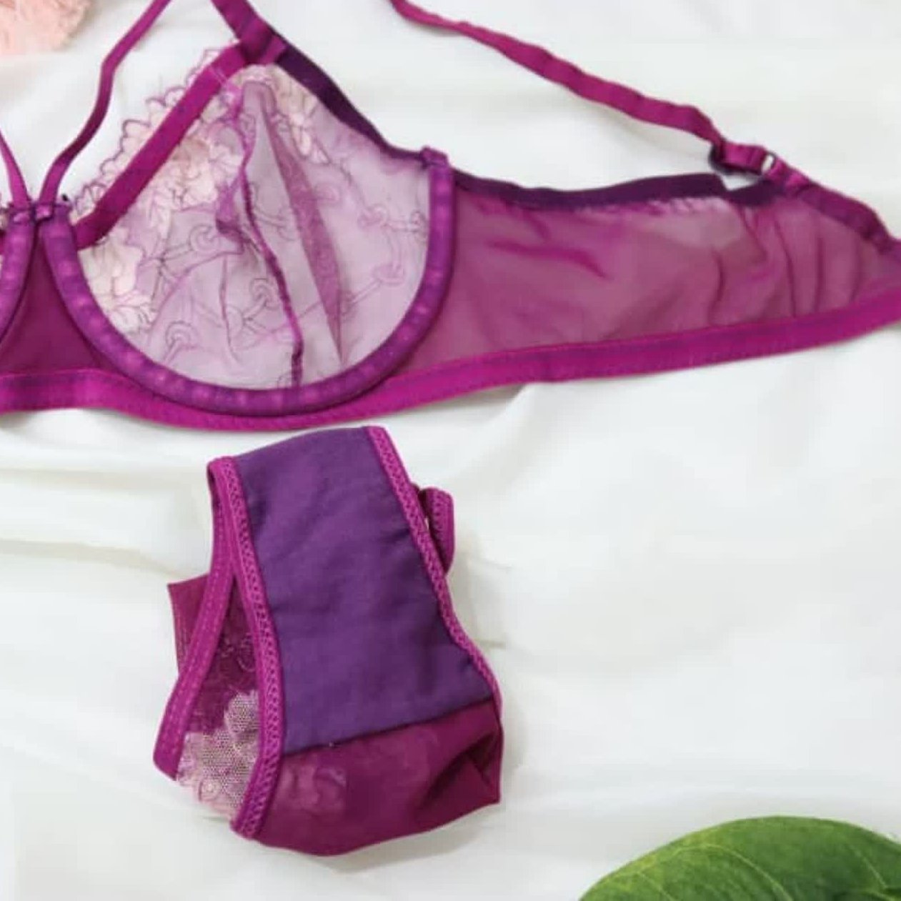 ست شرت و سوتین فانتزی تور 