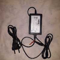 آداپتور 12 ولت 2 آمپر