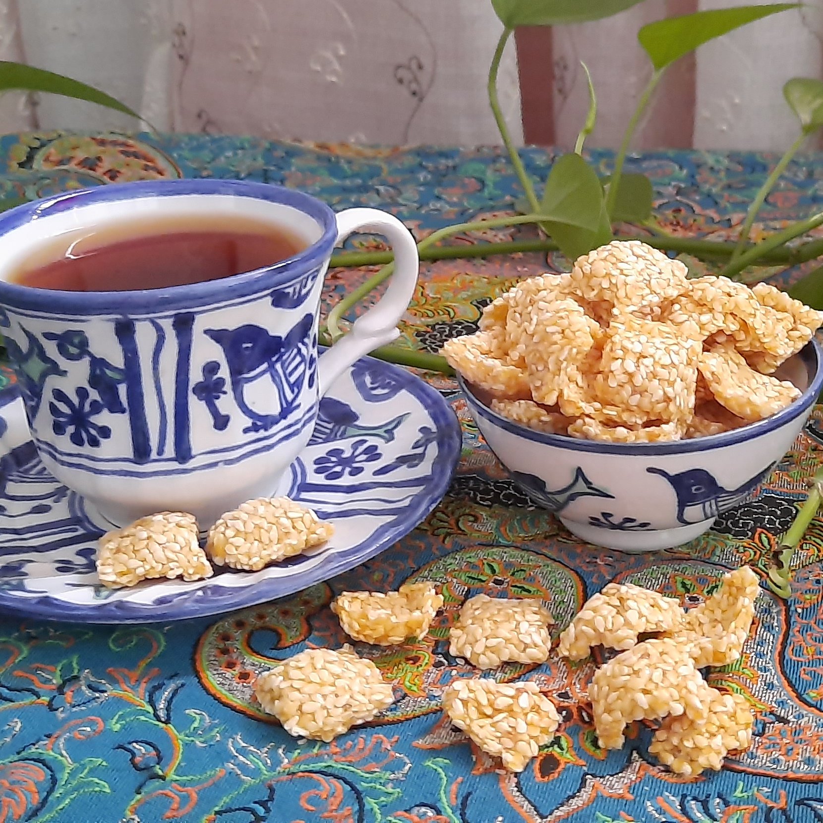 حلوا کنجدی لقمه ای