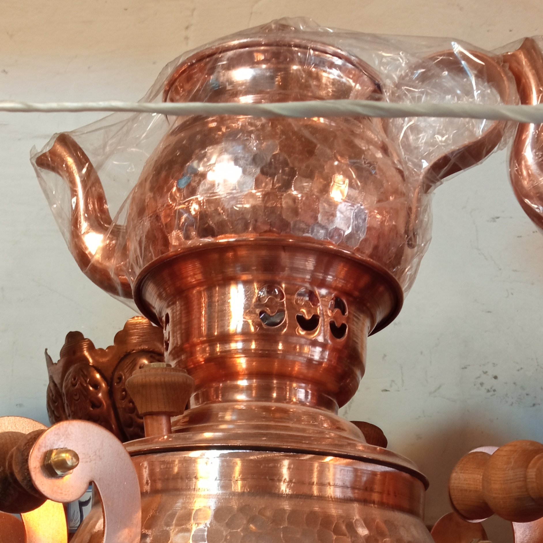 قوری مسی دسته مسی طرح چکشی                              