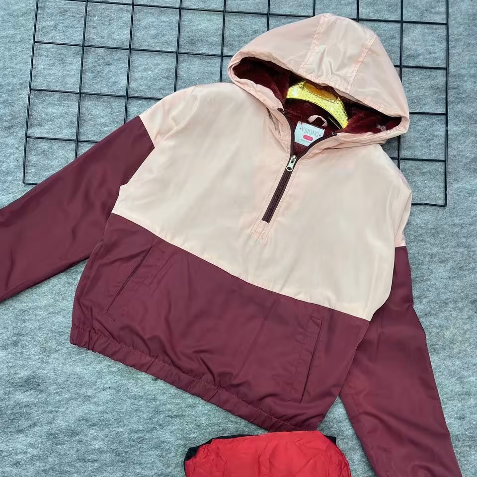 هودی بچگانه، جنس بادگیر داخل خز، سایز 6 تا 10 سال  ‌، رنگ صورتی