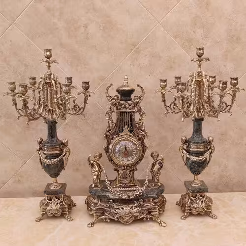 ست ساعت و شمعدان برنز  مدل خروسی طلایی با سنگ سبز