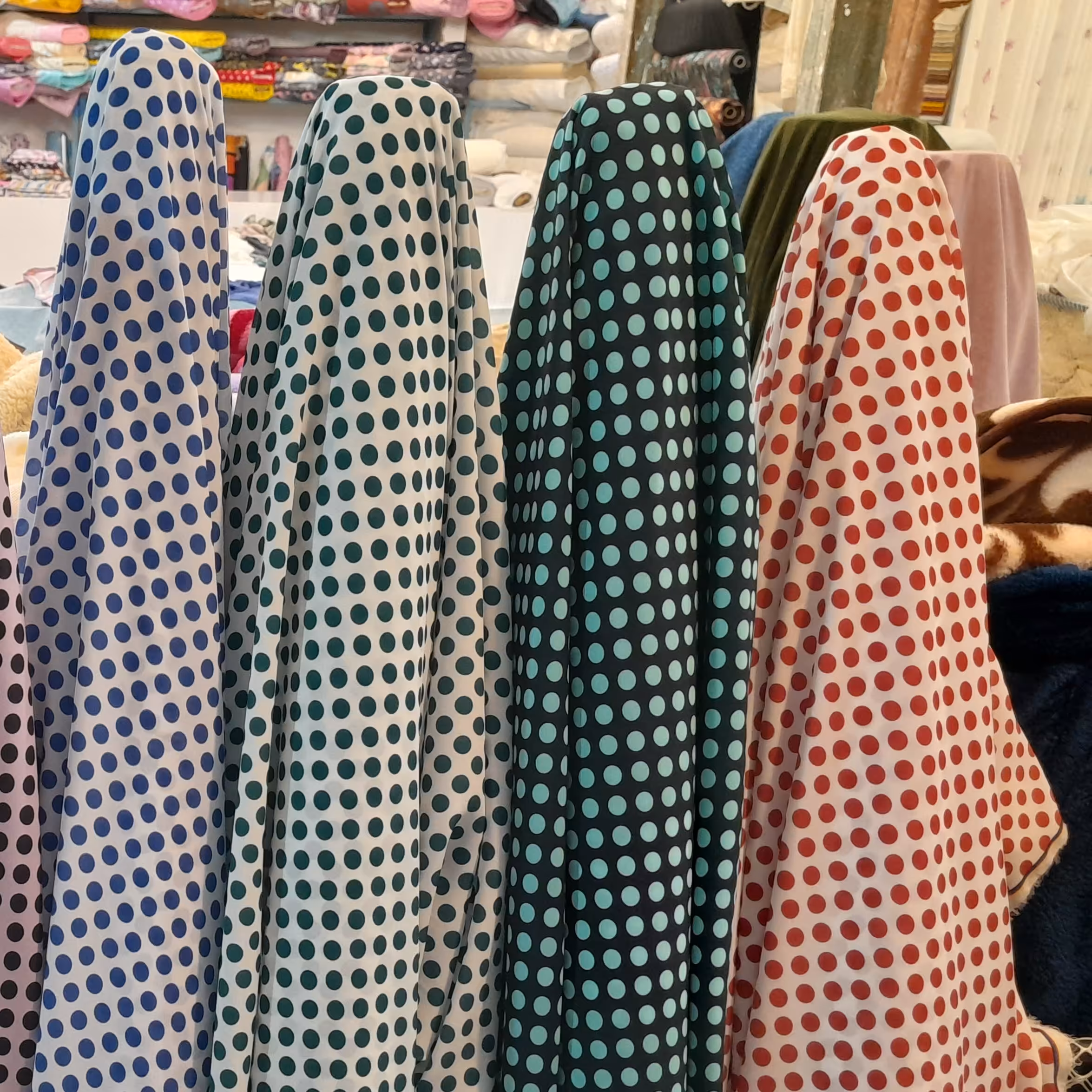 کرپ حریر توپ توپی یک متر