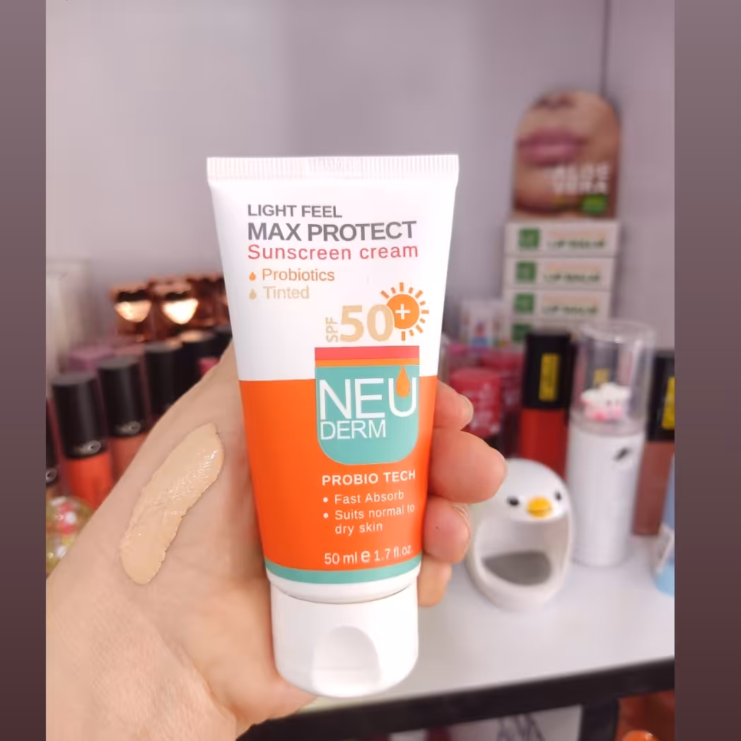 کرم ضد آفتاب رنگی نئودرم پوست نرمال و خشک