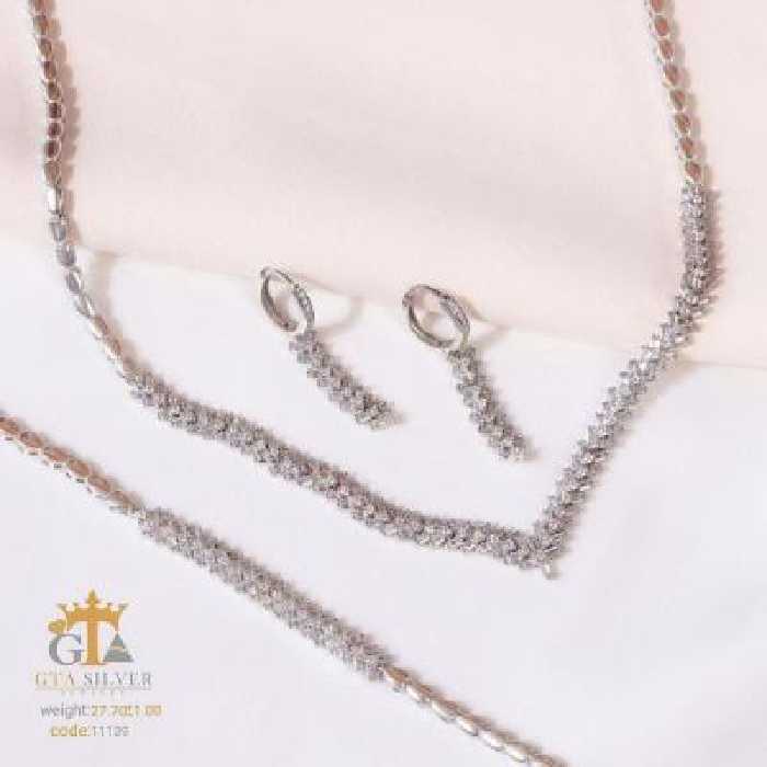 سرویس نقره مدل طوق ظریف با سنگ باگت کد 11139