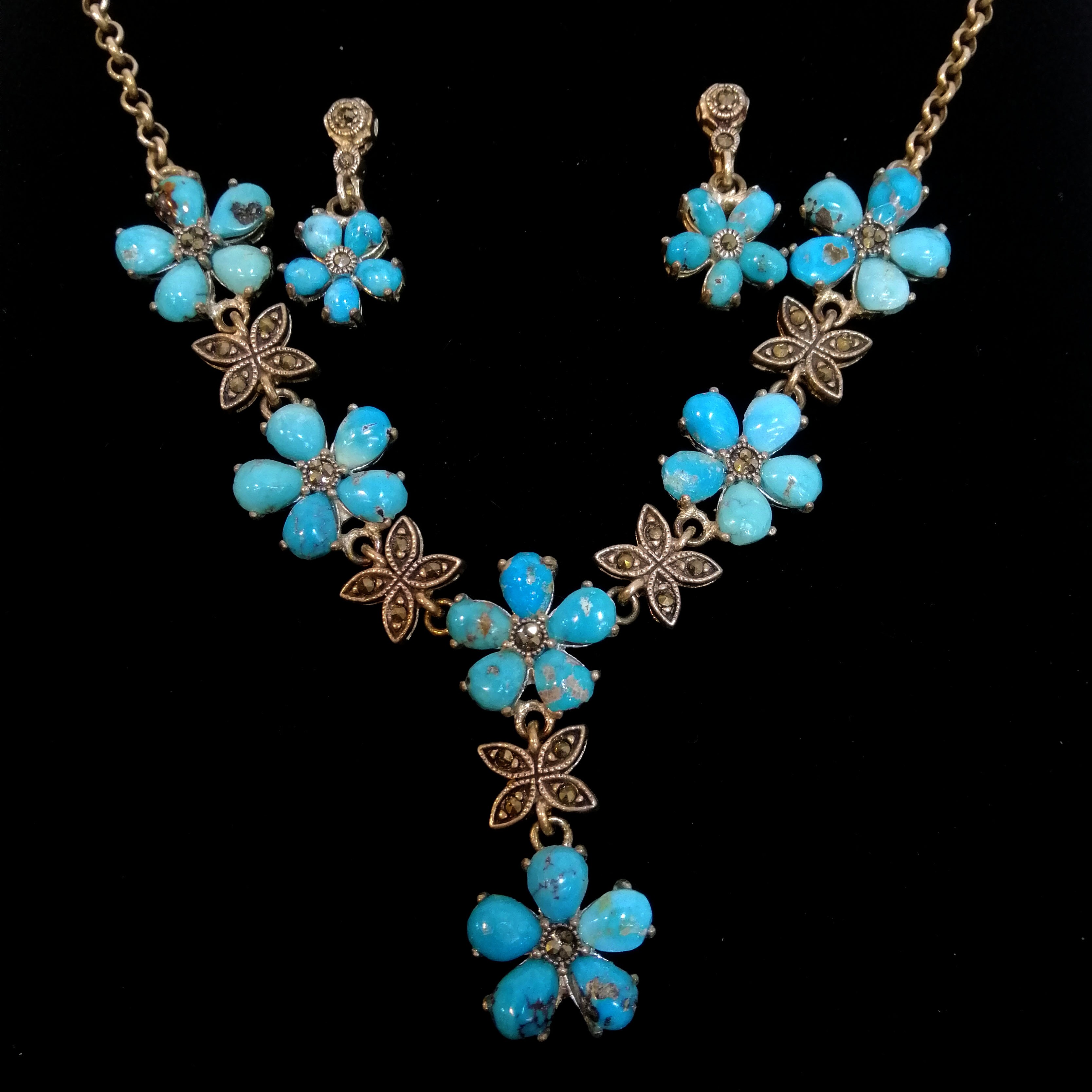 نیم ست نقره طرح گل پنج پر (نماد ثروت و فراوانی)با نگین فیروزه اصل نیشابور(کد755)