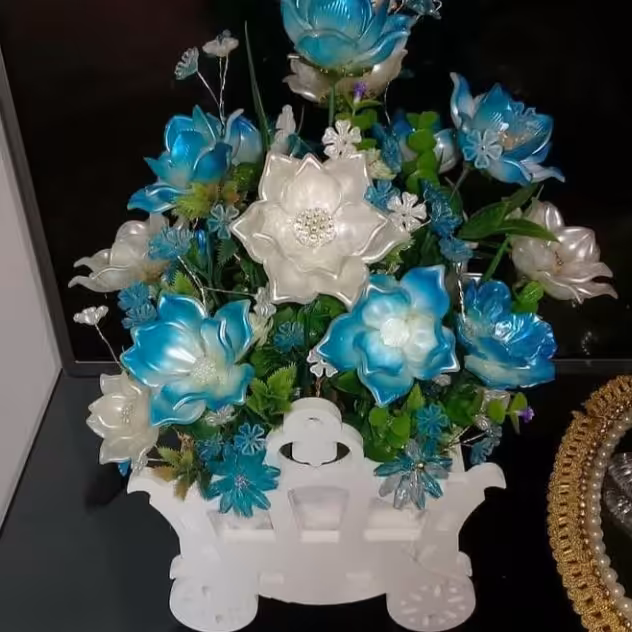 کالسکه با گلای کریستالی