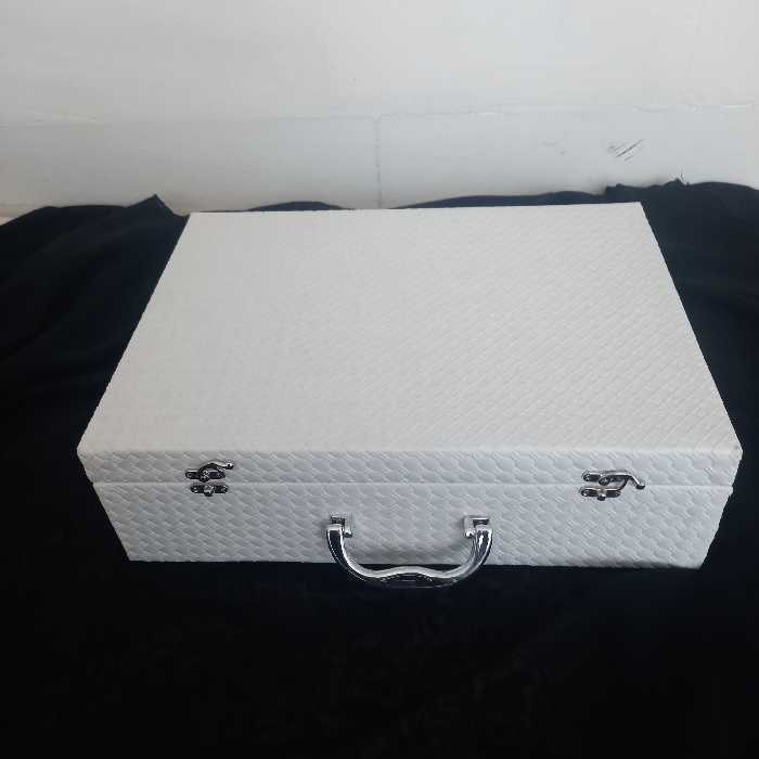 چمدان قاشق چنگال