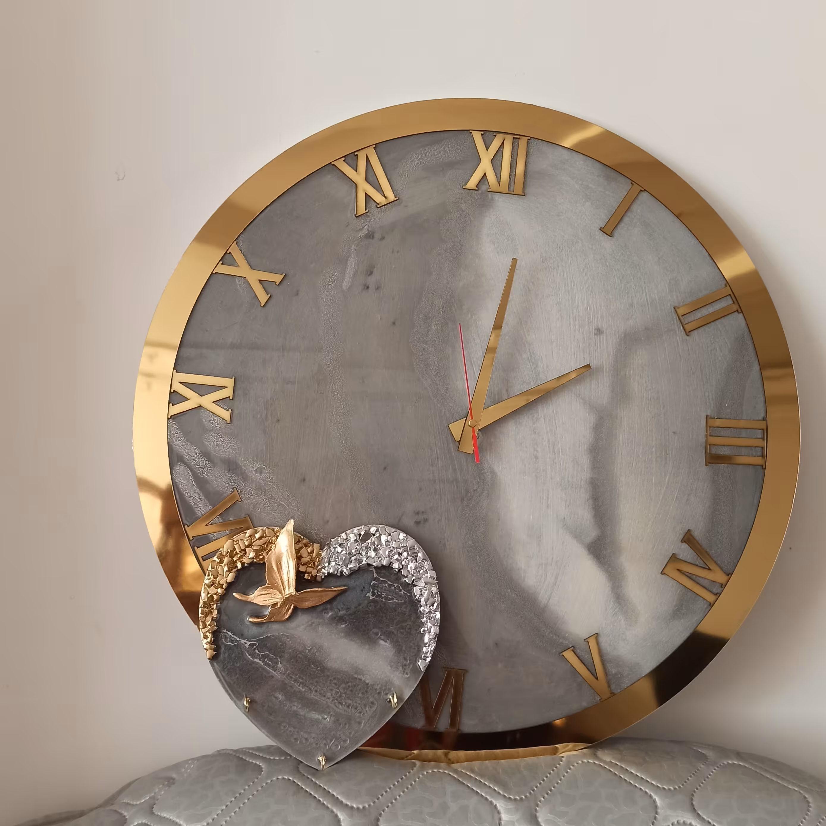 ساعت رزینی ،همراه باجاکلیدی در رنگ و مدل مختلف به سلیقه مشتری ، 