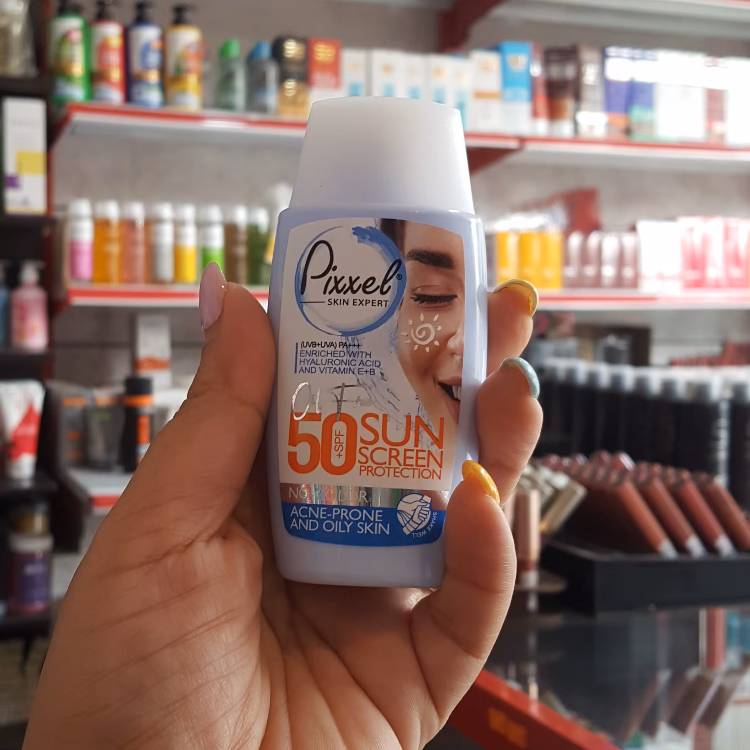 کرم ضد آفتاب بی رنگ پیکسل اس پی اف 50 مناسب پوست چرب و جوشدار و مختلط حجم50 میلی لیتر