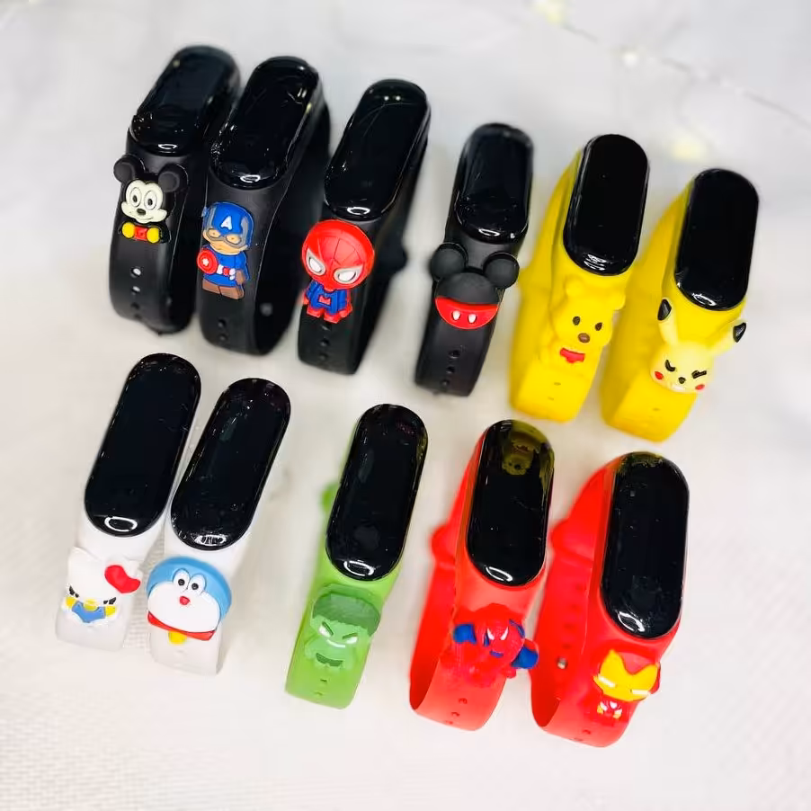 ساعت  عروسکی  بچگانه  لمسی  رنگبندی متنوع 