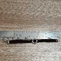 دستبندچرم طبیعی قهوه ای تیره درابعادیک در19سانتیمتر بانگین گردکوچک دستساز ویراق نقره ای