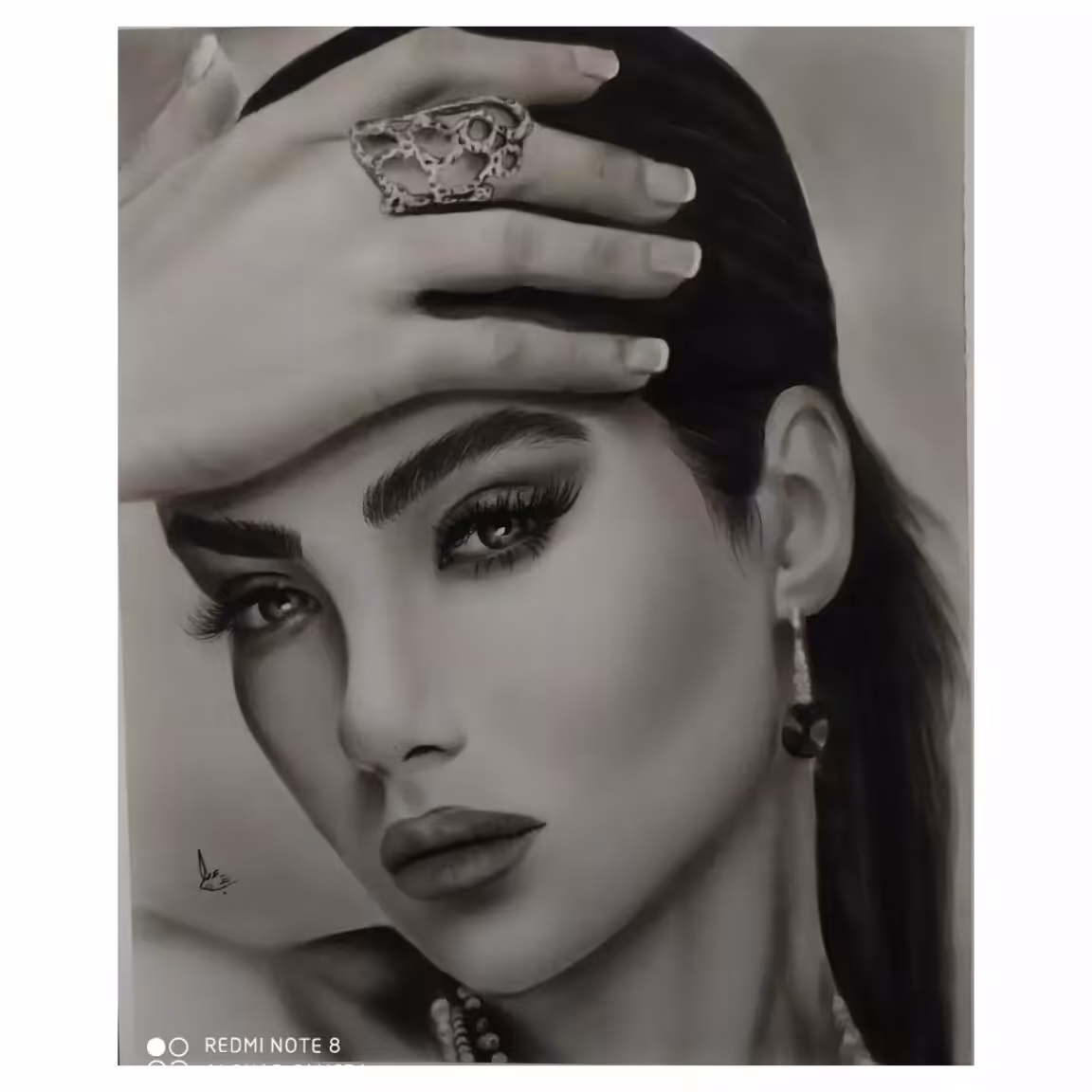 نقاشی سیاه قلم چهره سبک هایپر رئال تکنیک کنته و زغال بدون قاب مطابق با تصویر بدون فیلتر و ادیت عکس 